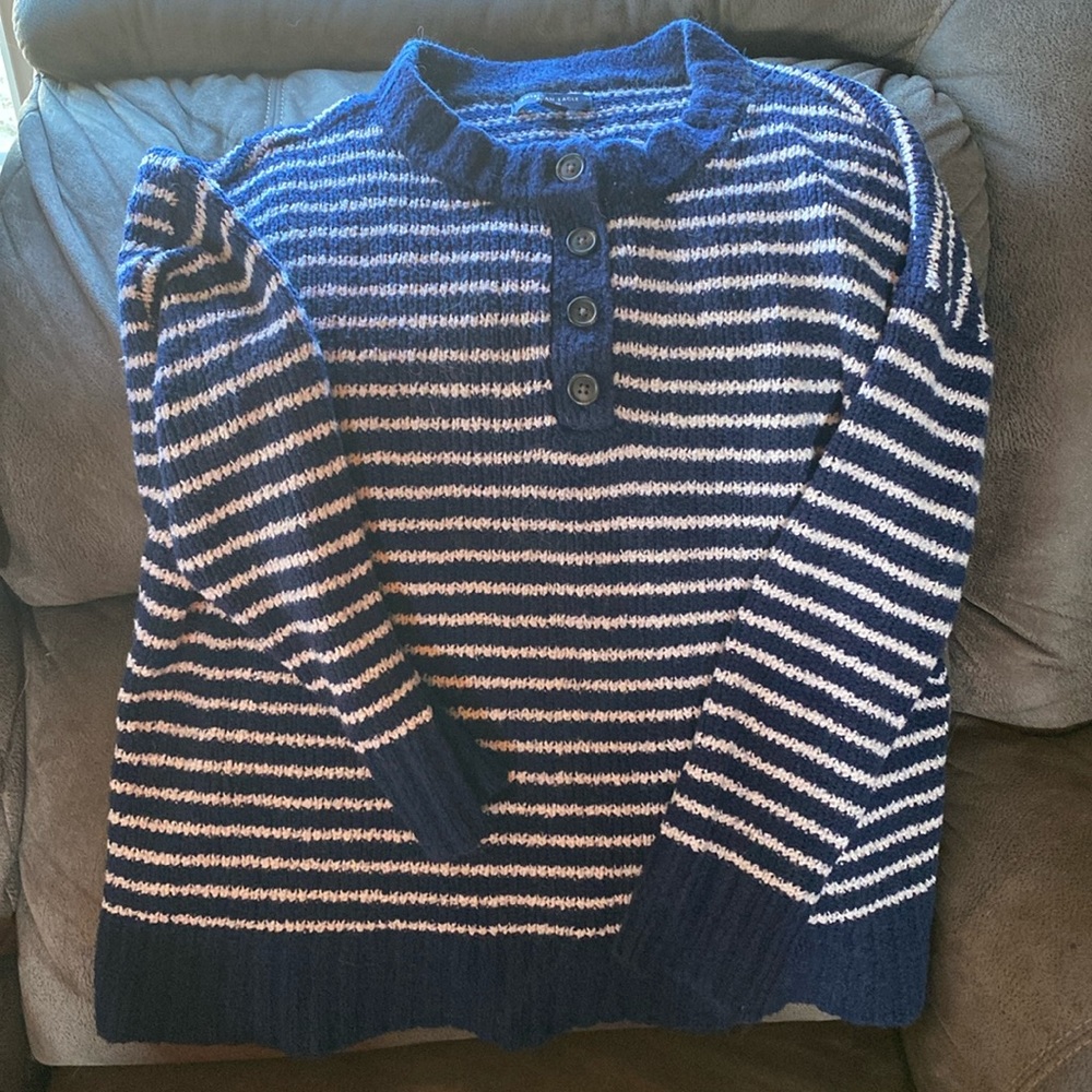 AE legging friendly sweater